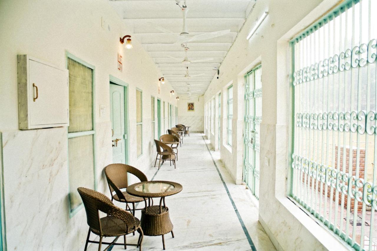 Shree Krishna Bhakti Ashram Hotel Vrindāvan Eksteriør billede