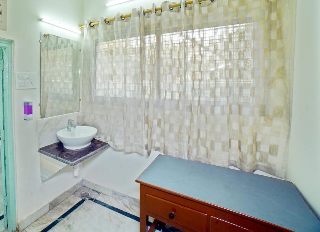 Shree Krishna Bhakti Ashram Hotel Vrindāvan Eksteriør billede