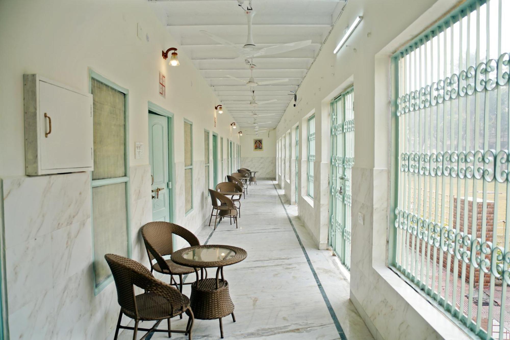 Shree Krishna Bhakti Ashram Hotel Vrindāvan Eksteriør billede